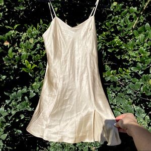 Early 200s 100% Silk Victoria’s Secret Slip Dress! No flaws!